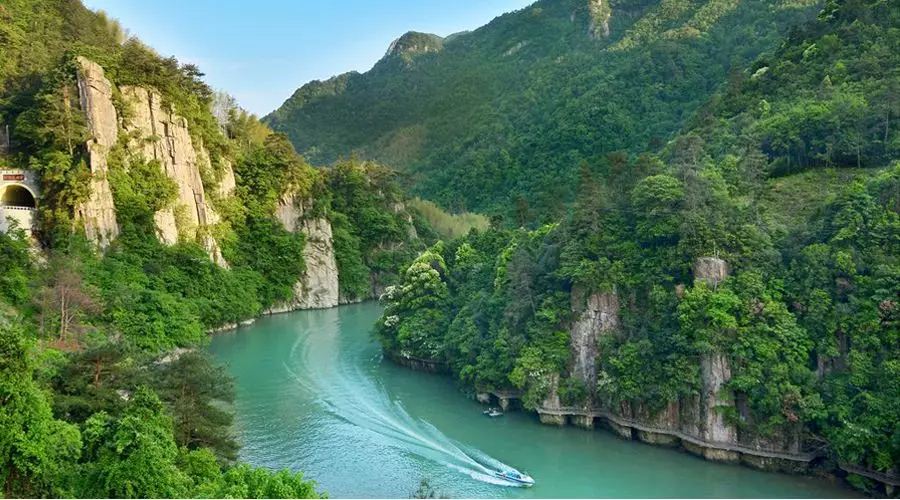 【4天五一小長假攻略】-西尼機電預(yù)祝各位“五一勞動節(jié)”快樂！