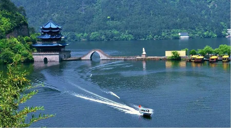 【4天五一小長假攻略】-西尼機電預(yù)祝各位“五一勞動節(jié)”快樂！