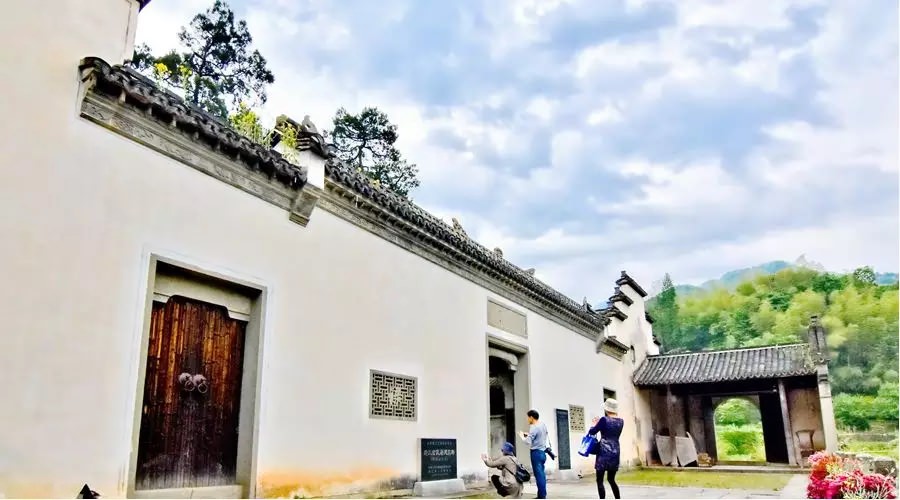 【4天五一小長假攻略】-西尼機電預(yù)祝各位“五一勞動節(jié)”快樂！