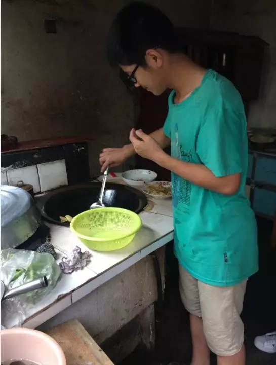 點(diǎn)滴積累，傳遞真情-西尼愛心階梯幫扶困難學(xué)生第三次仙居行