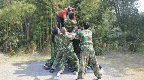精誠合作釋文化 乘風(fēng)破浪展風(fēng)采-“雛鷹計(jì)劃”之野蘆灣拓展培訓(xùn)